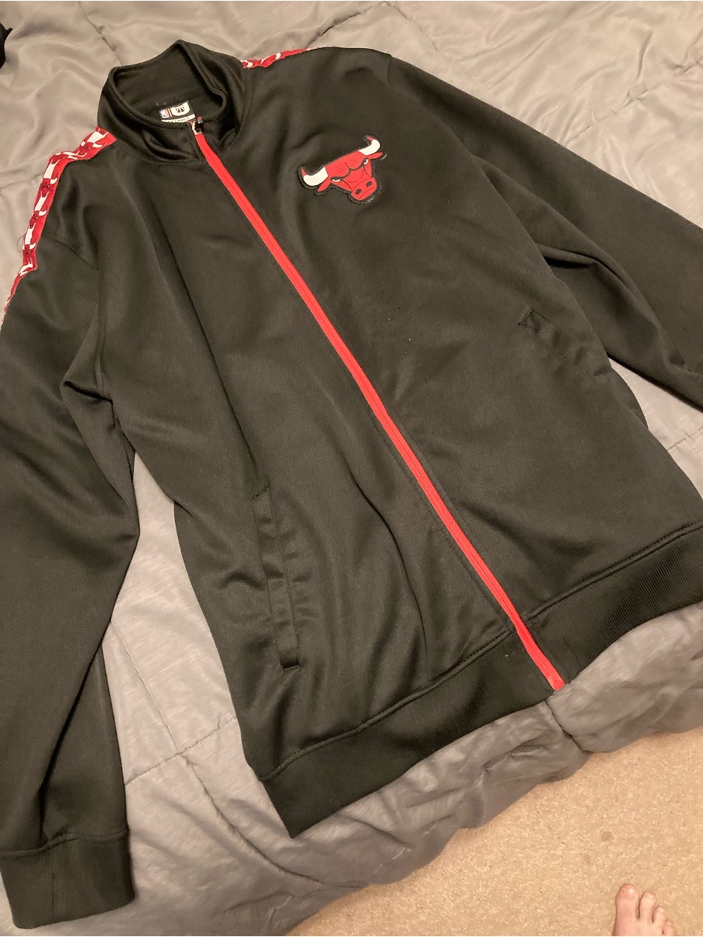 NBA Chicago Bulls Black & Red Full-Zip Jacket